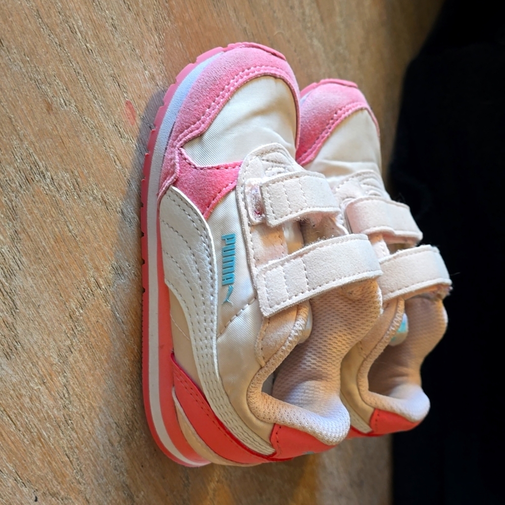 Puma Kids Sneakers in Pink, White and Coral